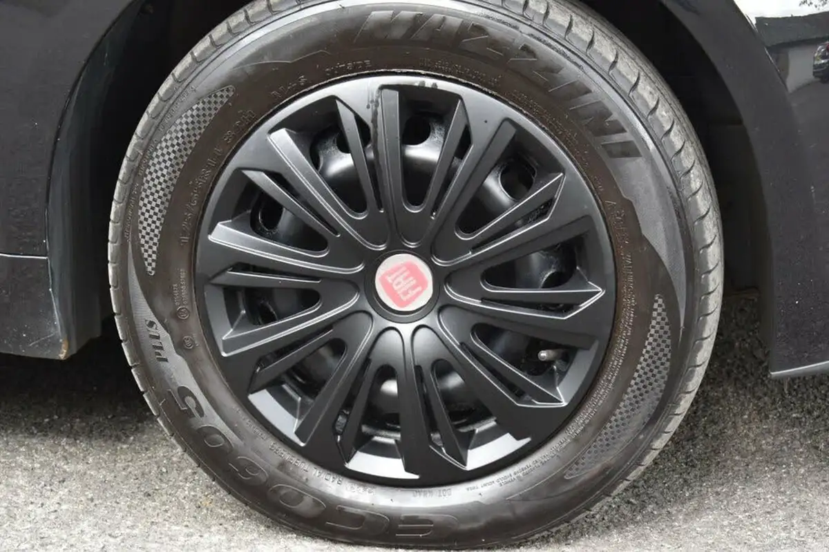 2014-fiat-500-12-pop-ss-big-23