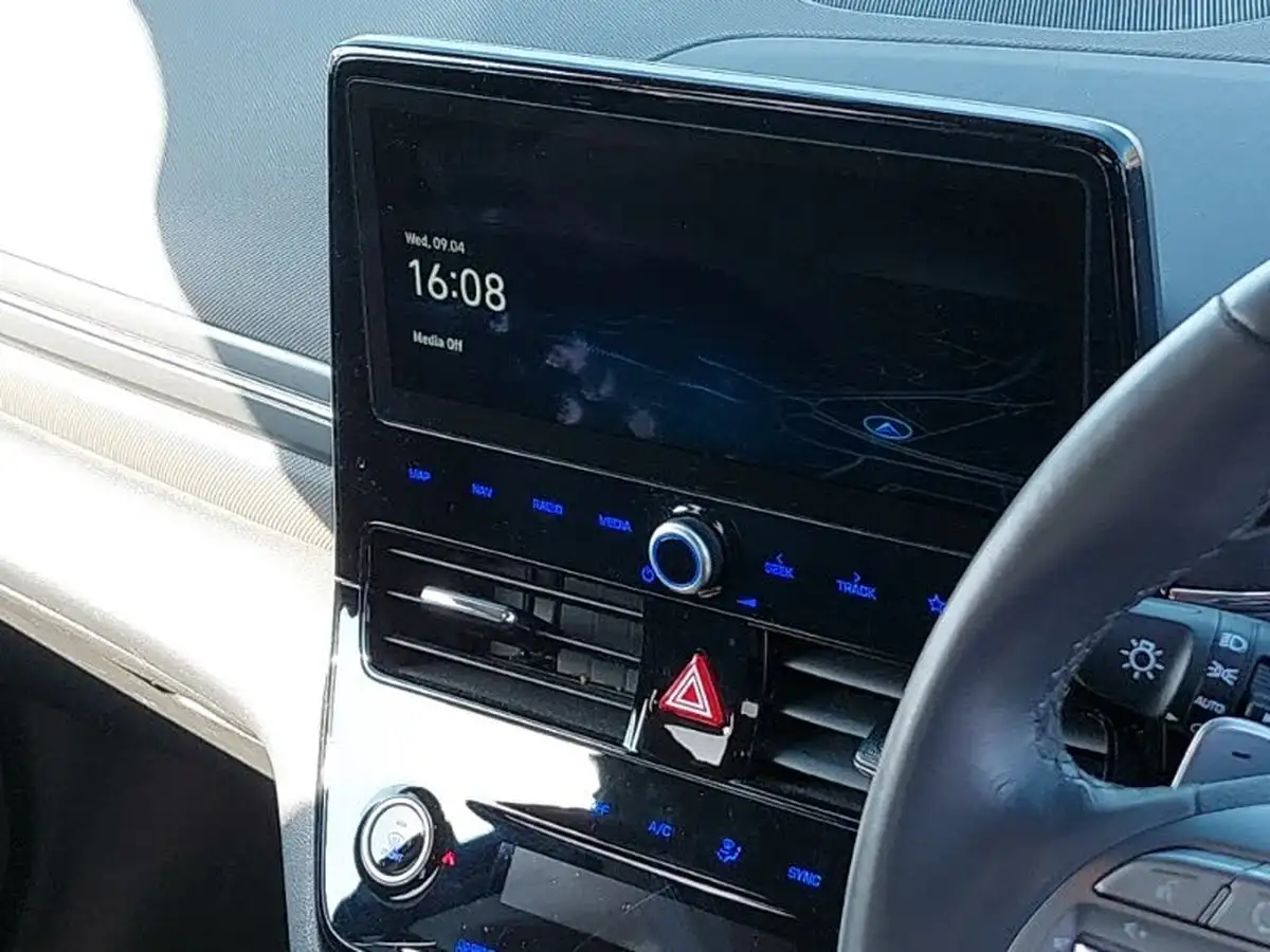 2022-hyundai-ioniq-16-gdi-premium-se-hybrid-big-10