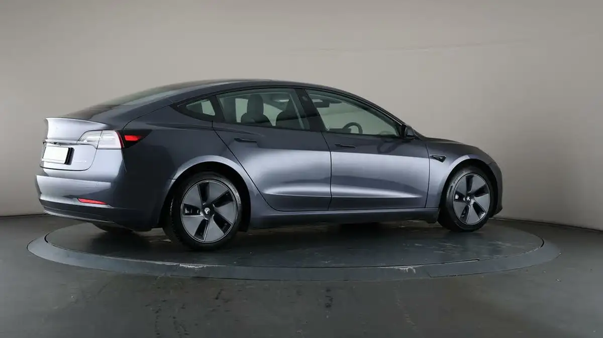 2021-tesla-model-3-e-long-range-4x4-big-57