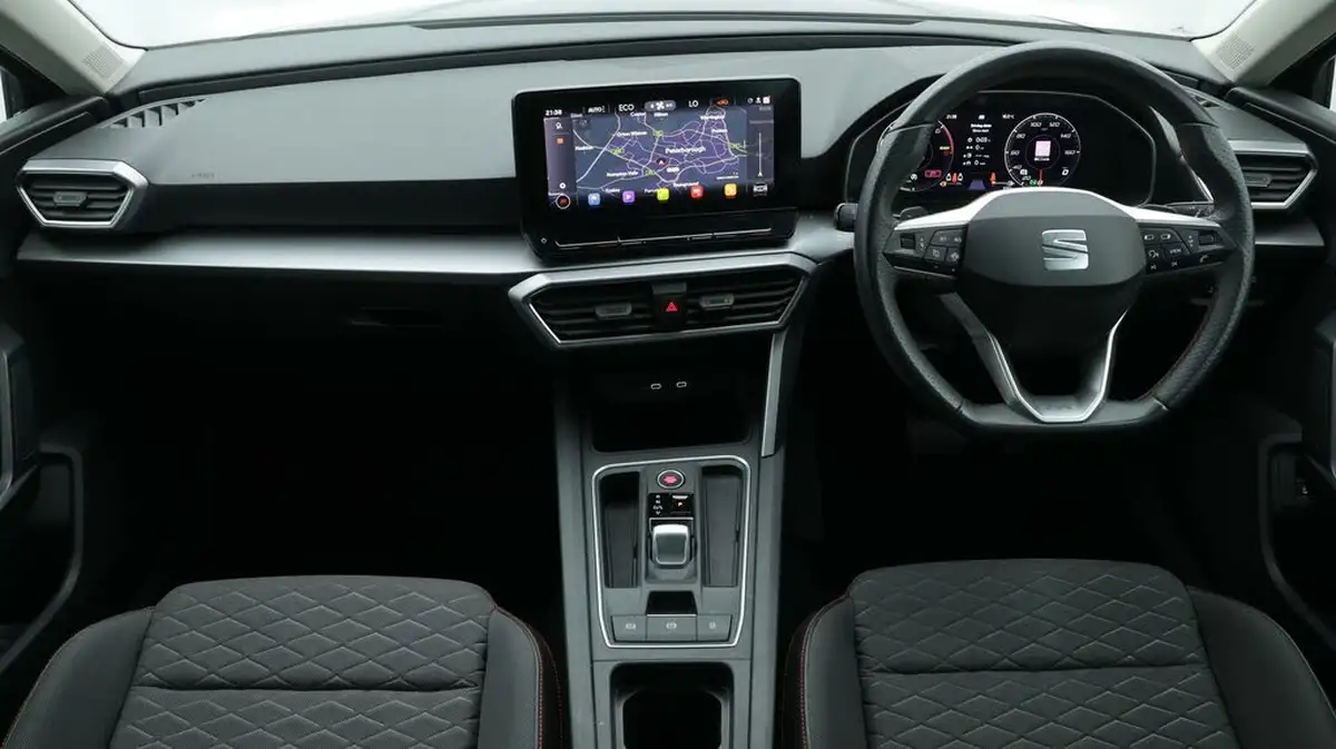 2021-seat-leon-14-e-hybrid-fr-hatchback-big-13