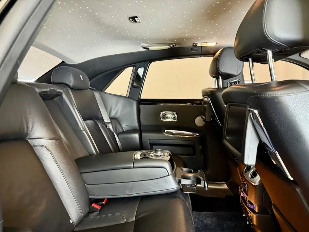 2010-rolls-royce-ghost-66-big-13