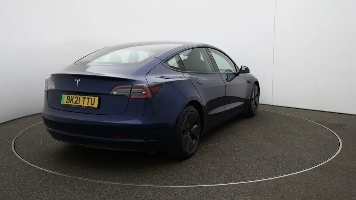 2021-tesla-model-3-e-standard-plus-big-47