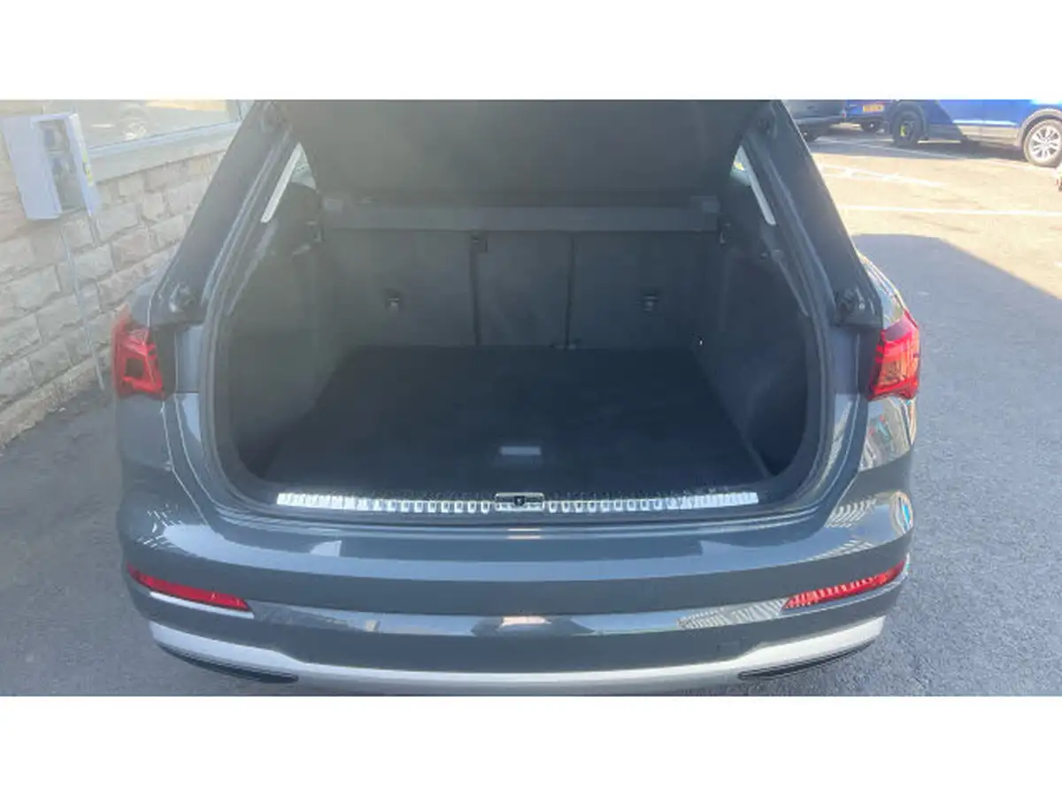2021-audi-q3-15-35-tfsi-sport-codcomfort-sound-pack-station-wagon-big-3