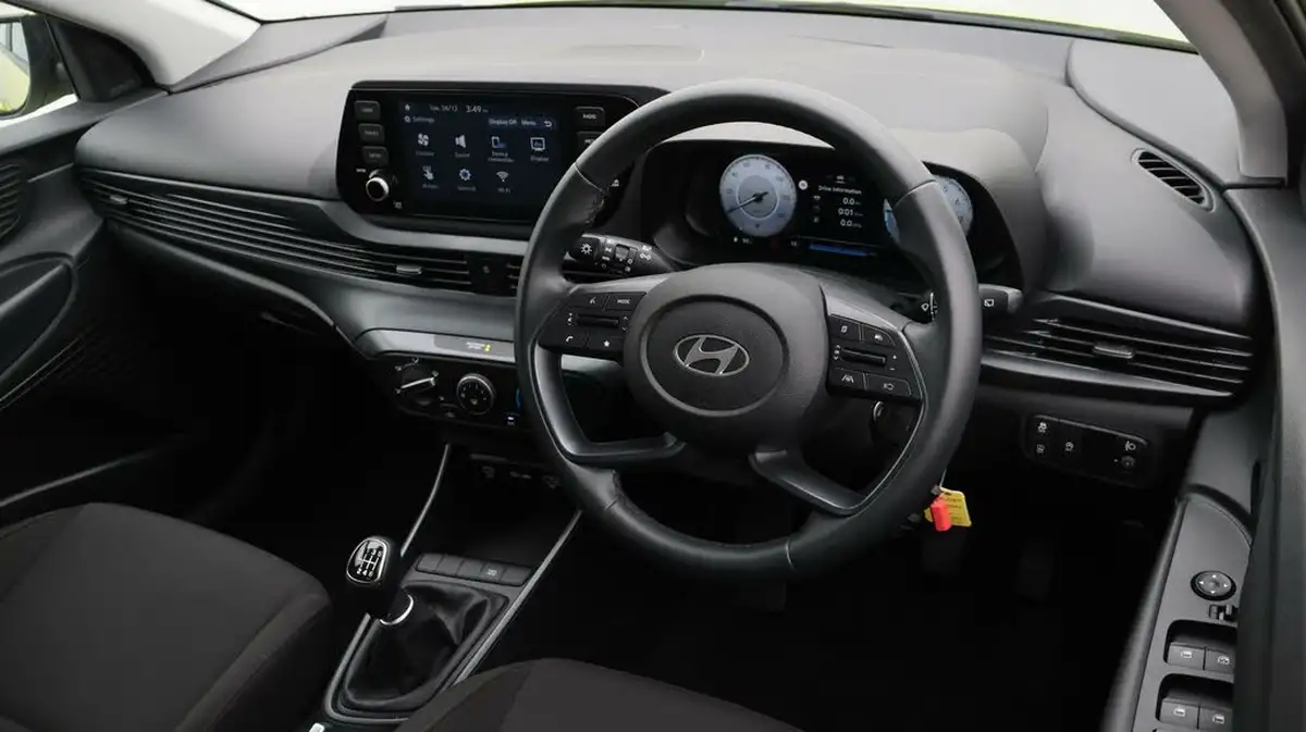 2024-hyundai-i20-10-t-gdi-advance-big-9