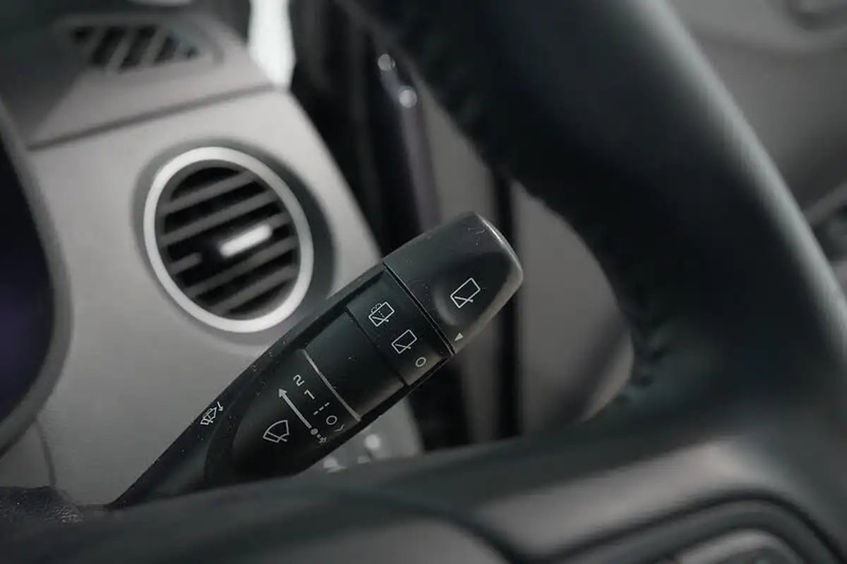 2019-hyundai-i10-10-play-big-32