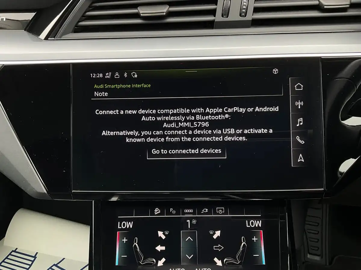 2022-audi-e-tron-55e-technik-station-wagon-big-21