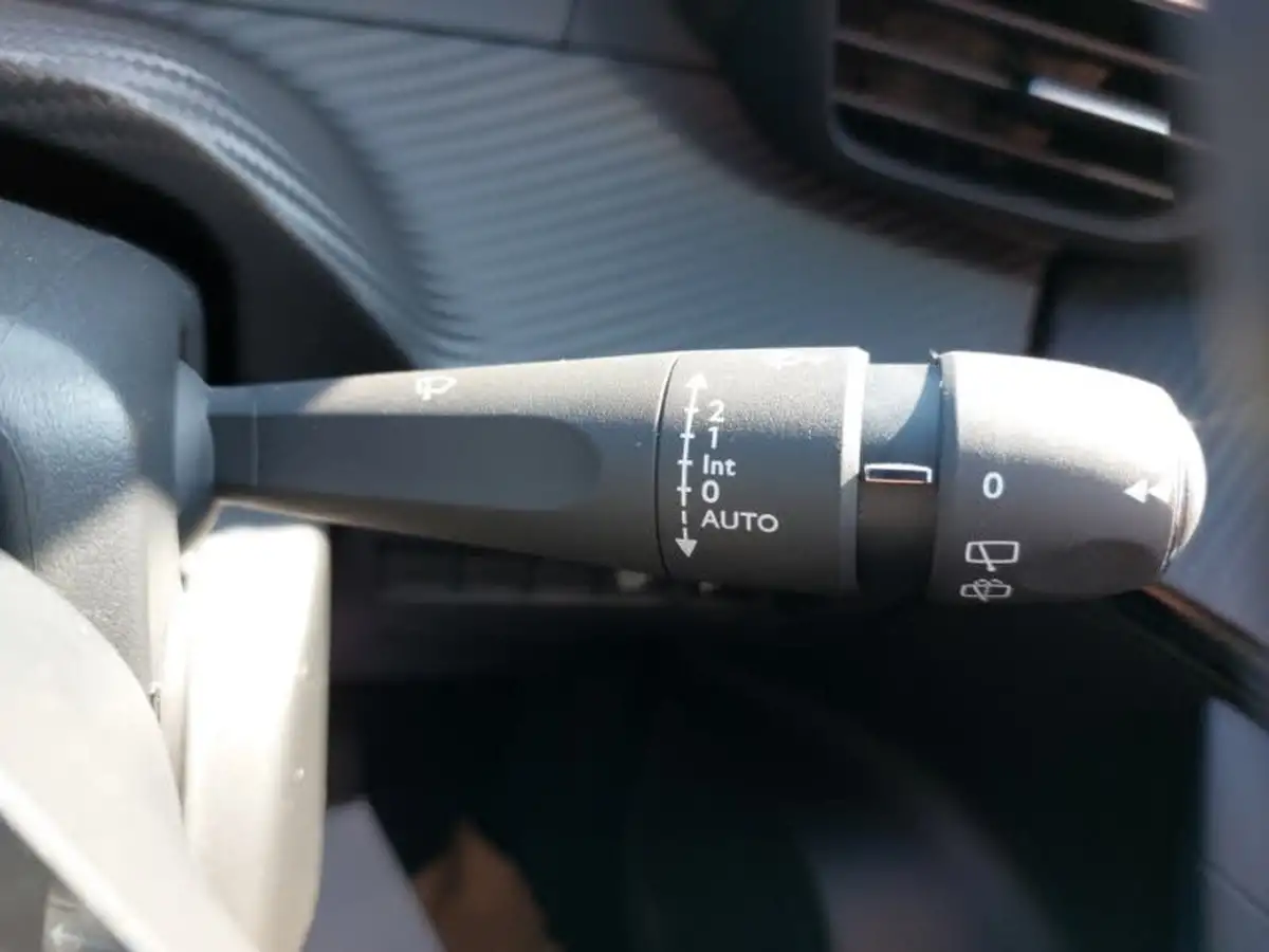 2024-peugeot-2008-suv-12-puretech-allure-130ps-big-13