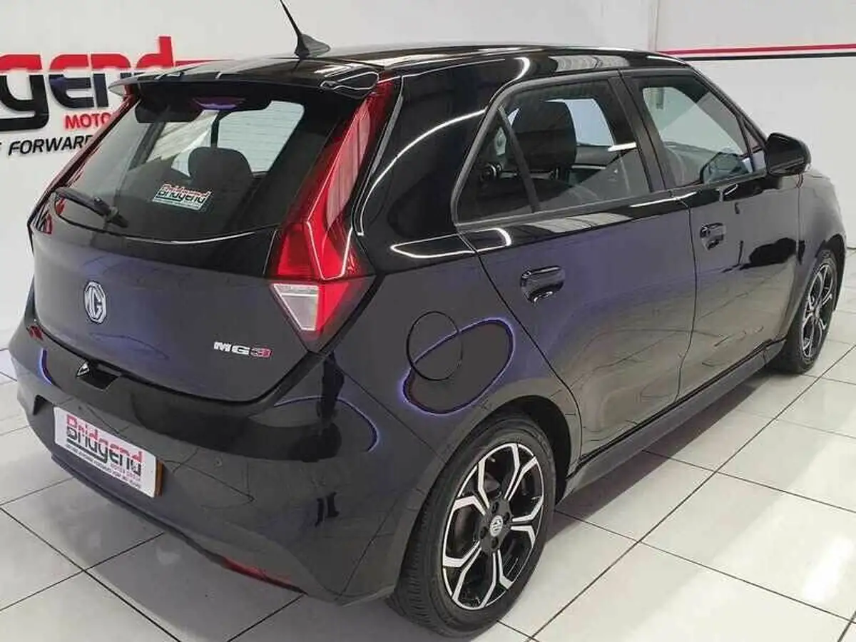2023-mg-mg3-15-vti-tech-exclusive-nav-big-5