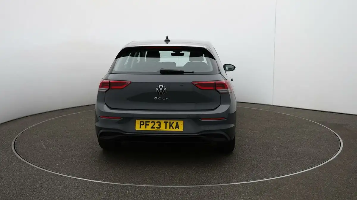 2023-volkswagen-golf-10-tsi-life-hatchback-big-50