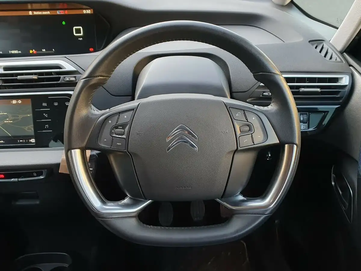 2019-citroen-grand-c4-spacetourer-15bluehdi-feel-big-15