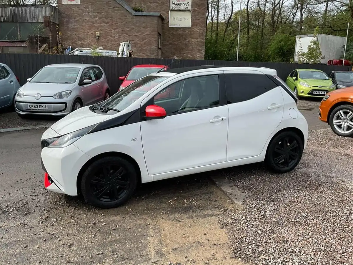 2015-toyota-aygo-10-vvt-i-x-pression-5d-big-78
