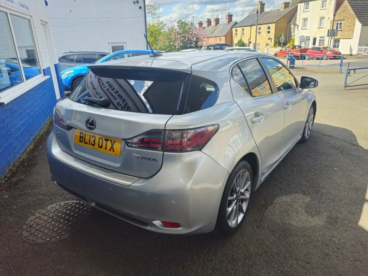 2013-lexus-ct-200h-18-advance-big-5