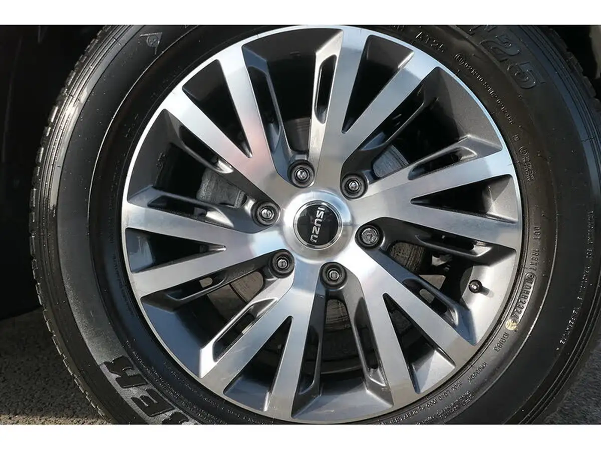 2024-isuzu-d-max-19td-dl40-big-5