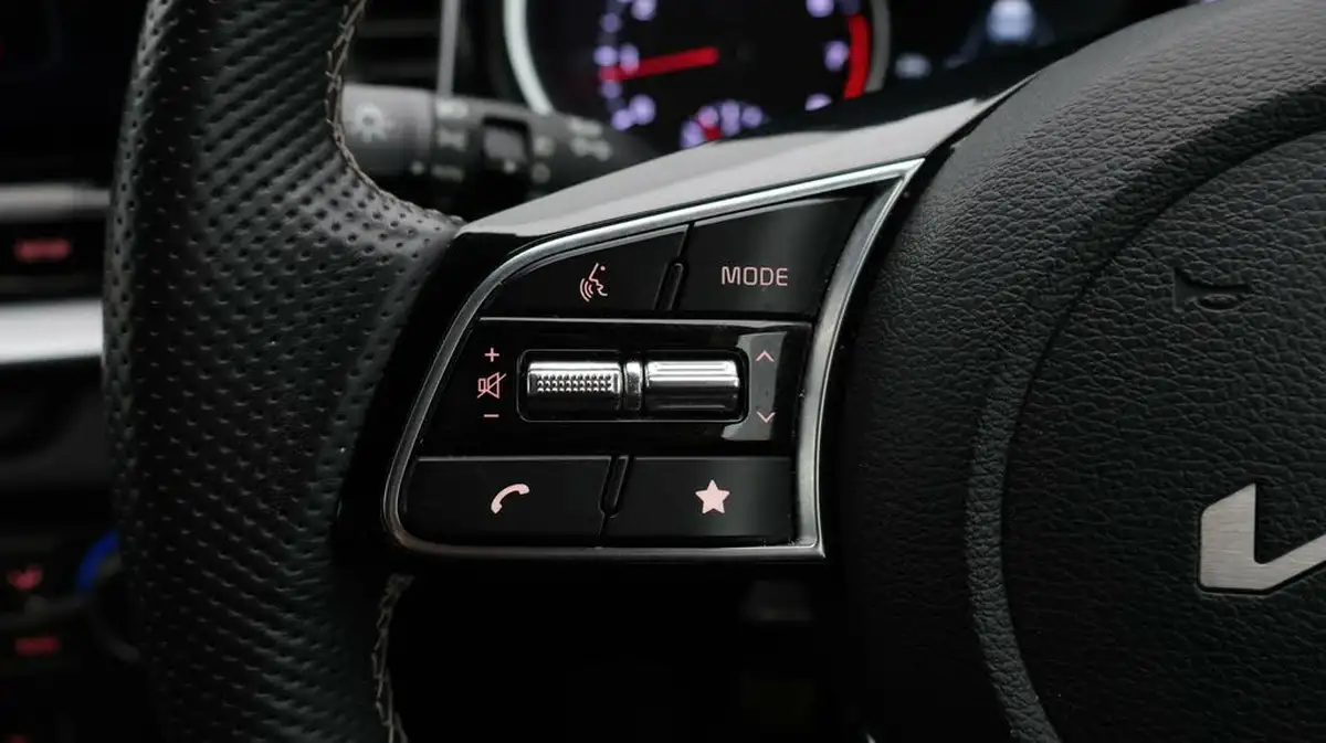 2023-kia-xceed-15-t-gdi-gt-line-158bhp-big-23