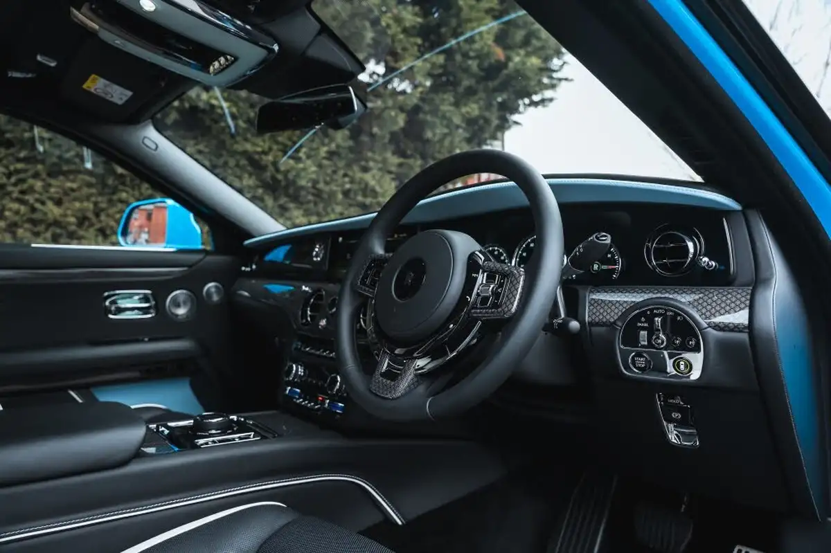 2024-rolls-royce-ghost-675-black-badge-big-41