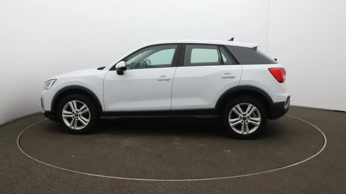 2022-audi-q2-10-30-tfsi-sport-big-55