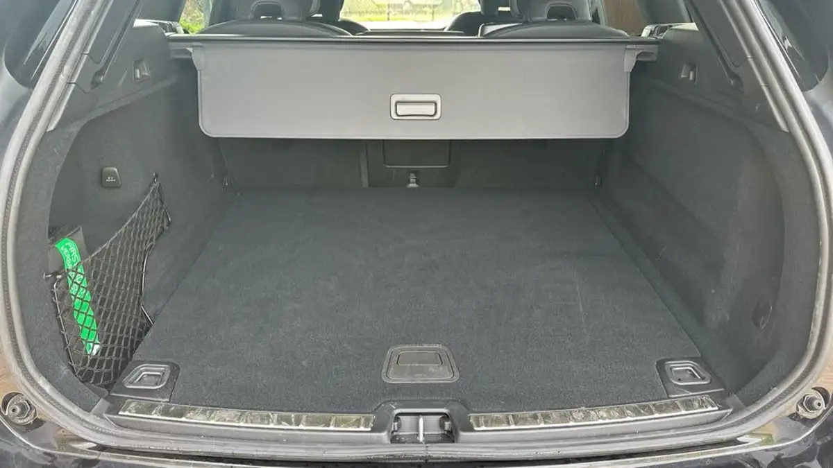 2025-volvo-xc60-20-b5-plus-black-edition-big-16