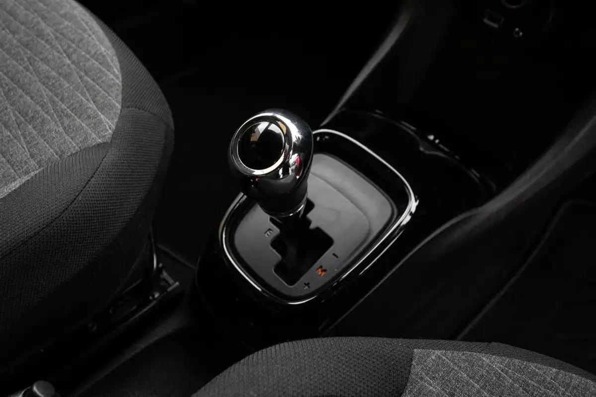 2016-citroen-c1-10-vti-flair-5d-etg-big-30