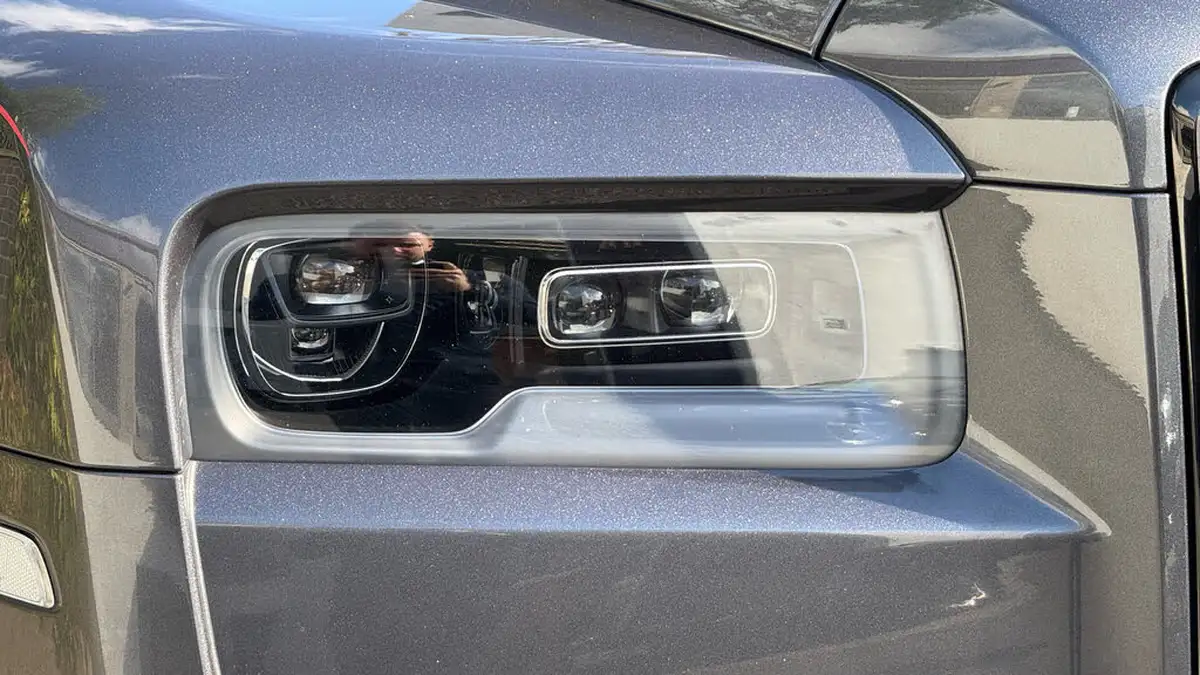 2021-rolls-royce-cullinan-675-black-badge-big-25