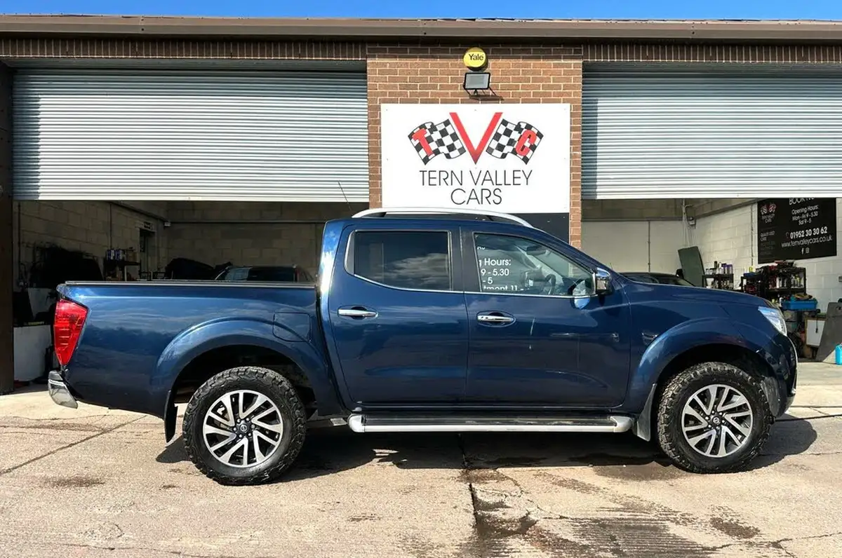 2019-nissan-navara-23dci-tekna-auto-big-24