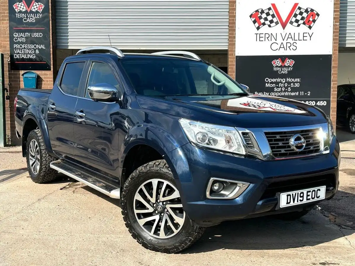 2019-nissan-navara-23dci-tekna-auto-big-3