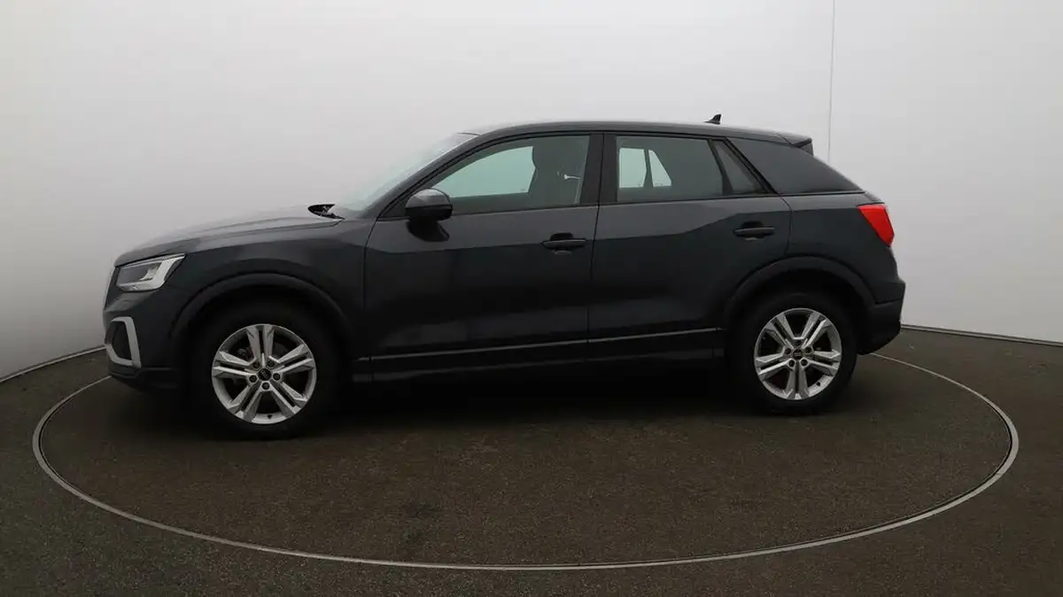 2021-audi-q2-10-30-tfsi-sport-big-55