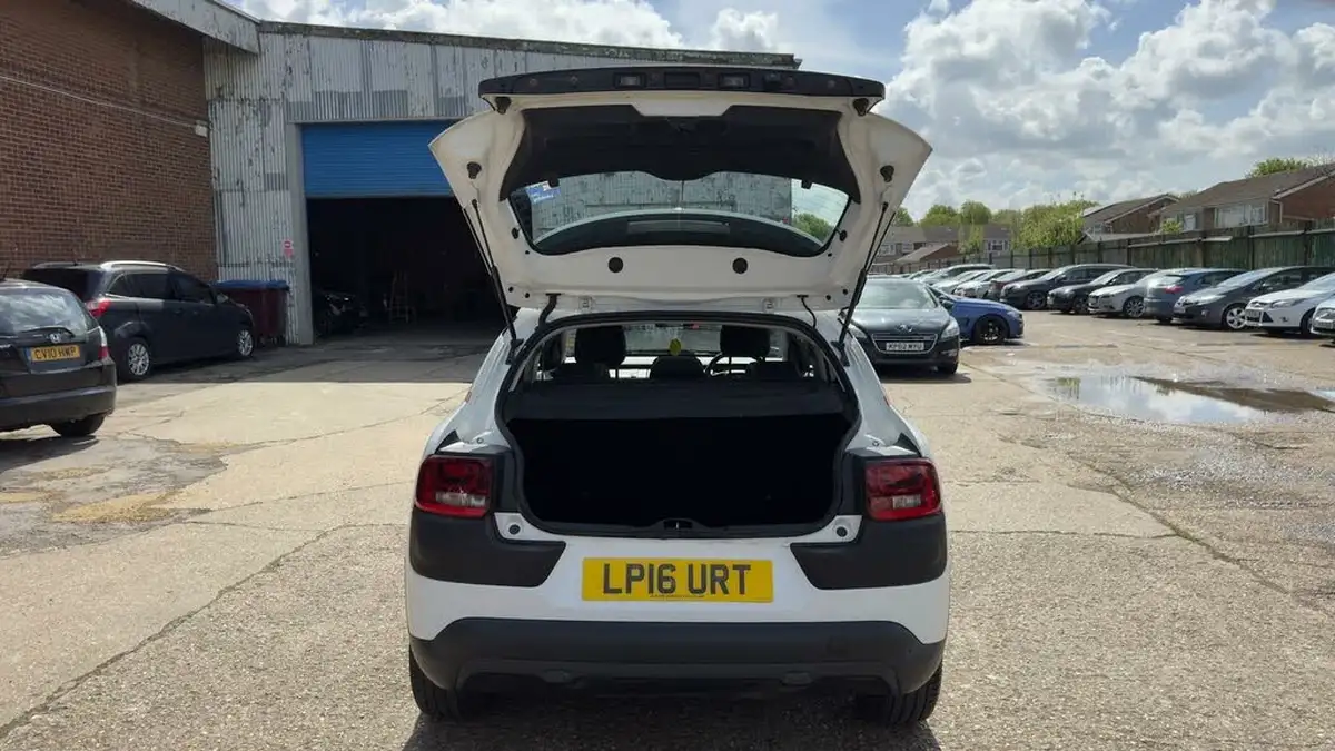 2016-citroen-c4-cactus-12-puretech-feel-82ps-ss-etg-big-23