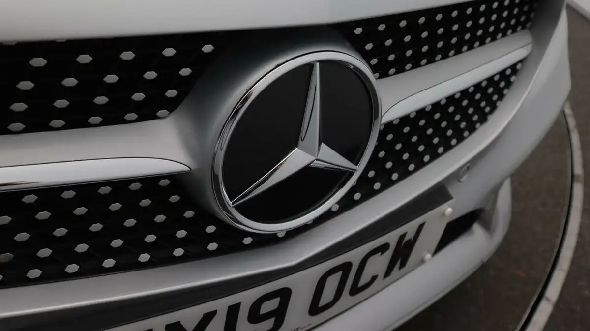 2019-mercedes-benz-c-class-15-c200-amg-line-premiumss-coupe-2d-big-23