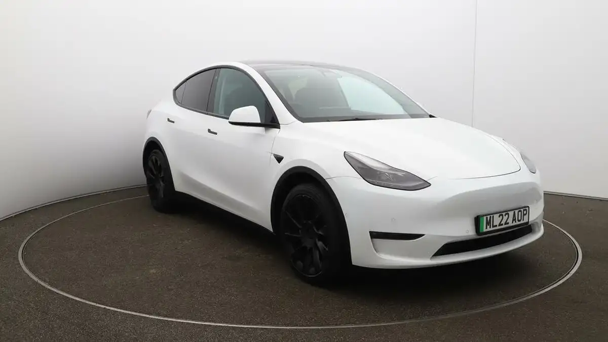 2022-tesla-model-y-e-long-range-big-34