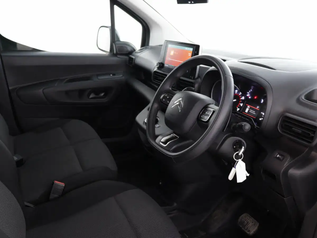 2021-citroen-berlingo-15bluehdi-1000-driver-130pseu6dt-e-ss-eat8-big-26