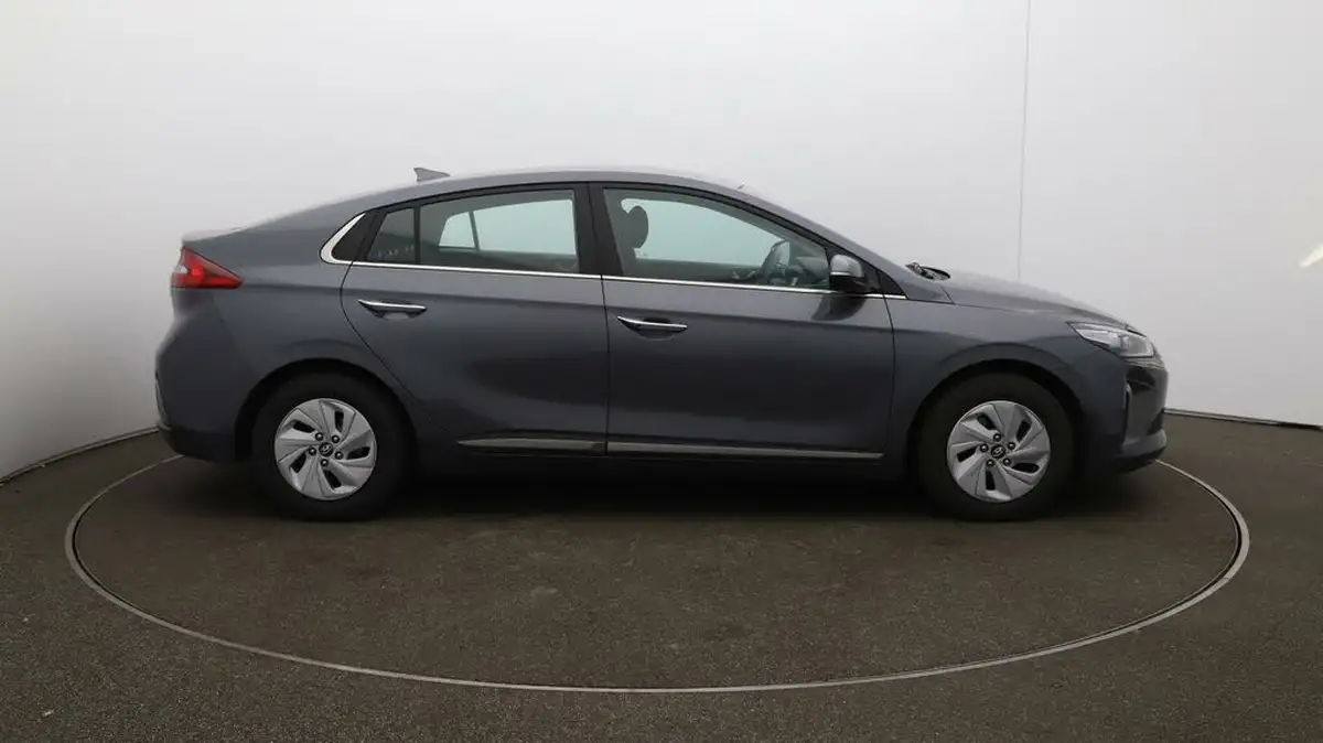 2019-hyundai-ioniq-16-gdi-premium-hybrid-big-41