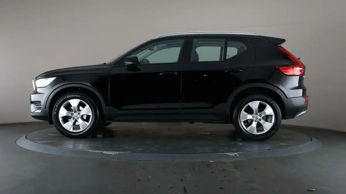 2021-volvo-xc40-15-t3-momentum-161bhp-auto-big-27
