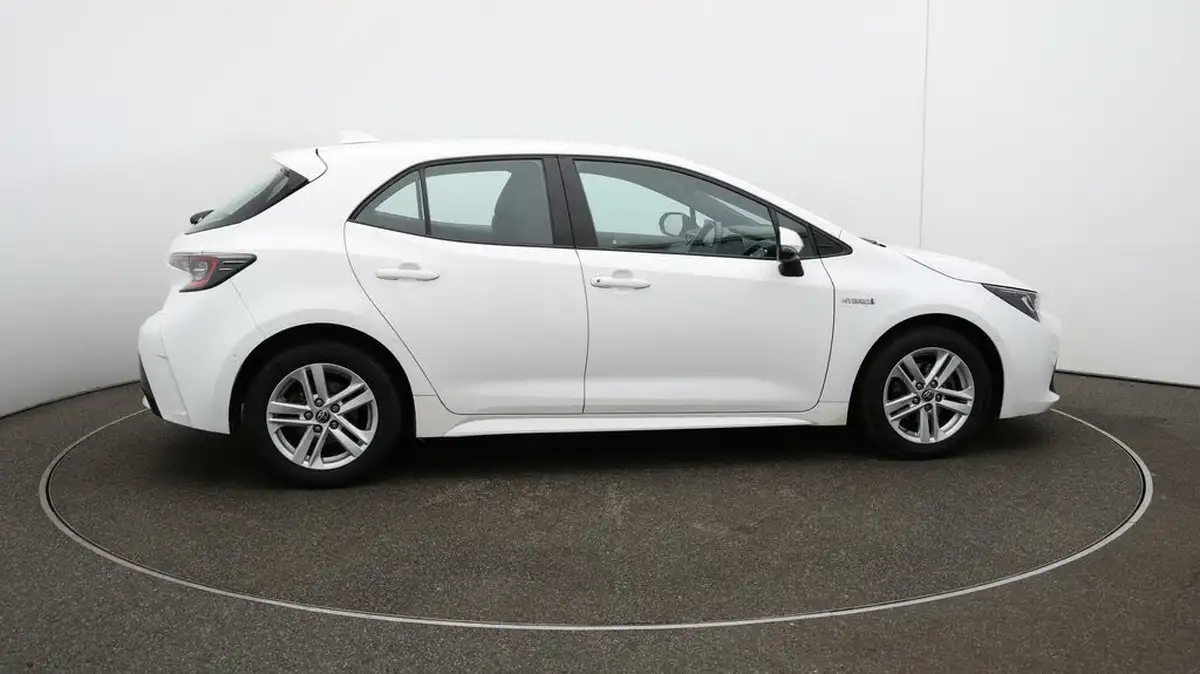 2022-toyota-corolla-18-vvt-i-icon-tech-trk-hatchback-5d-big-41