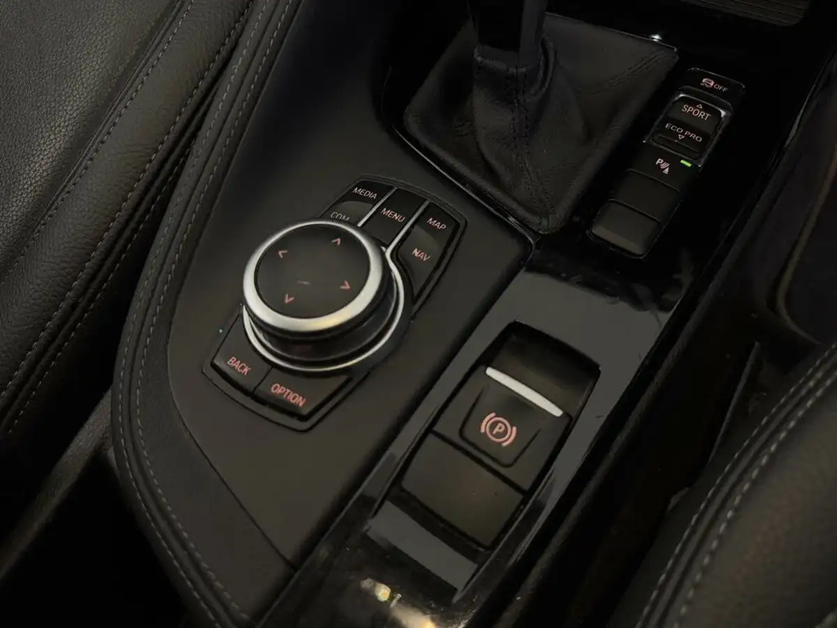 2019-bmw-x1-20-sdrive-20i-xline-sdrive-20i-big-29