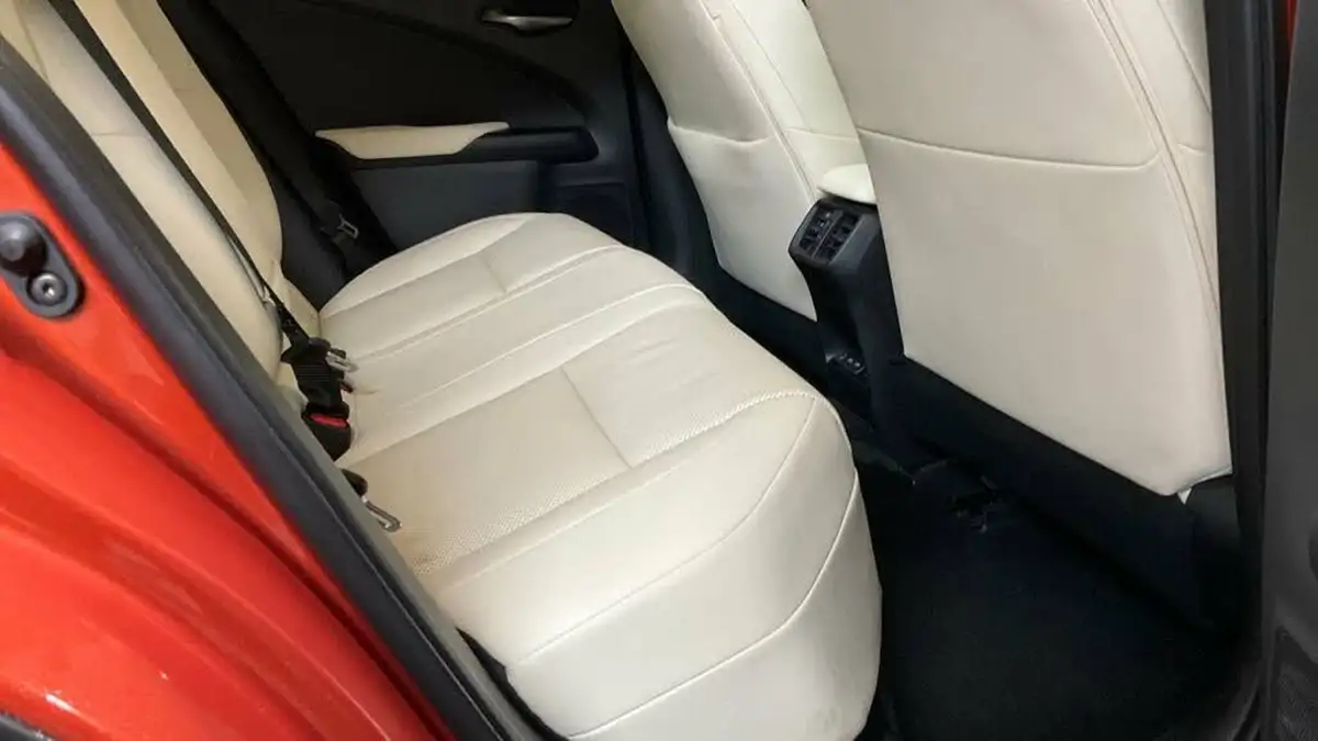 2022-lexus-ux-300e-e-ux-201bhp-big-6