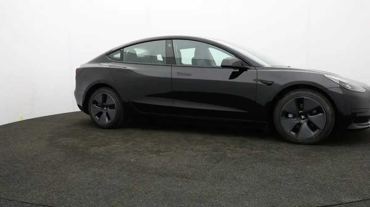 2021-tesla-model-3-e-standard-plus-big-37