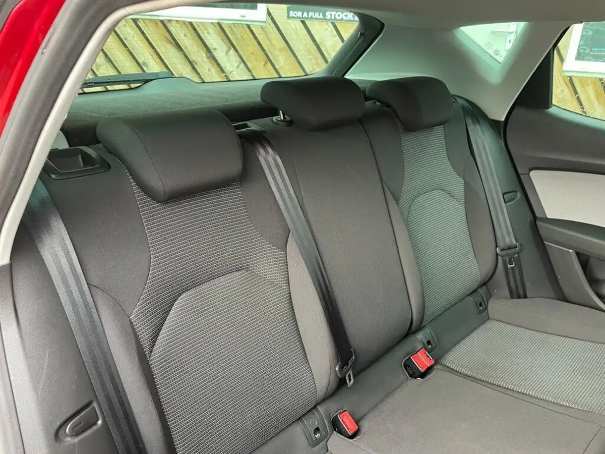 2020-seat-leon-16tdi-se-dynamic-hatchback-big-5