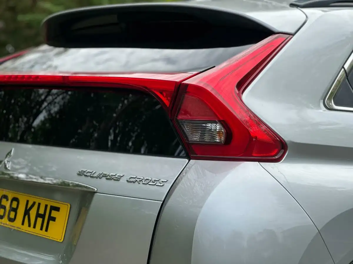 2018-mitsubishi-eclipse-cross-15-3-big-27