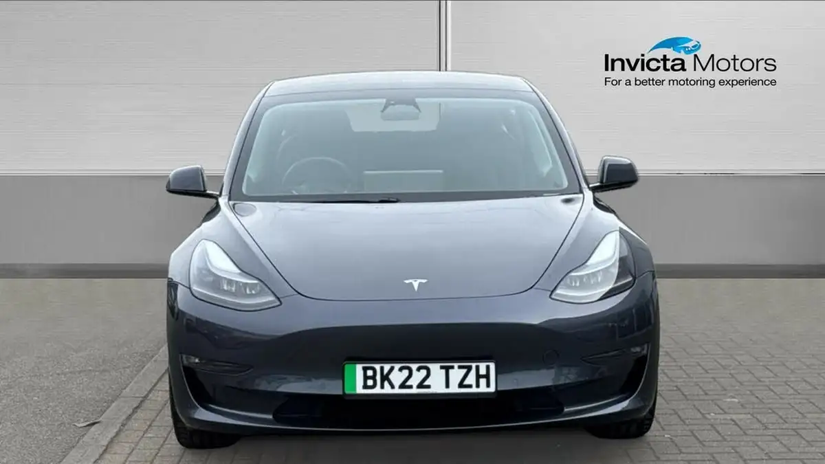 2022-tesla-model-3-e-long-range-big-7