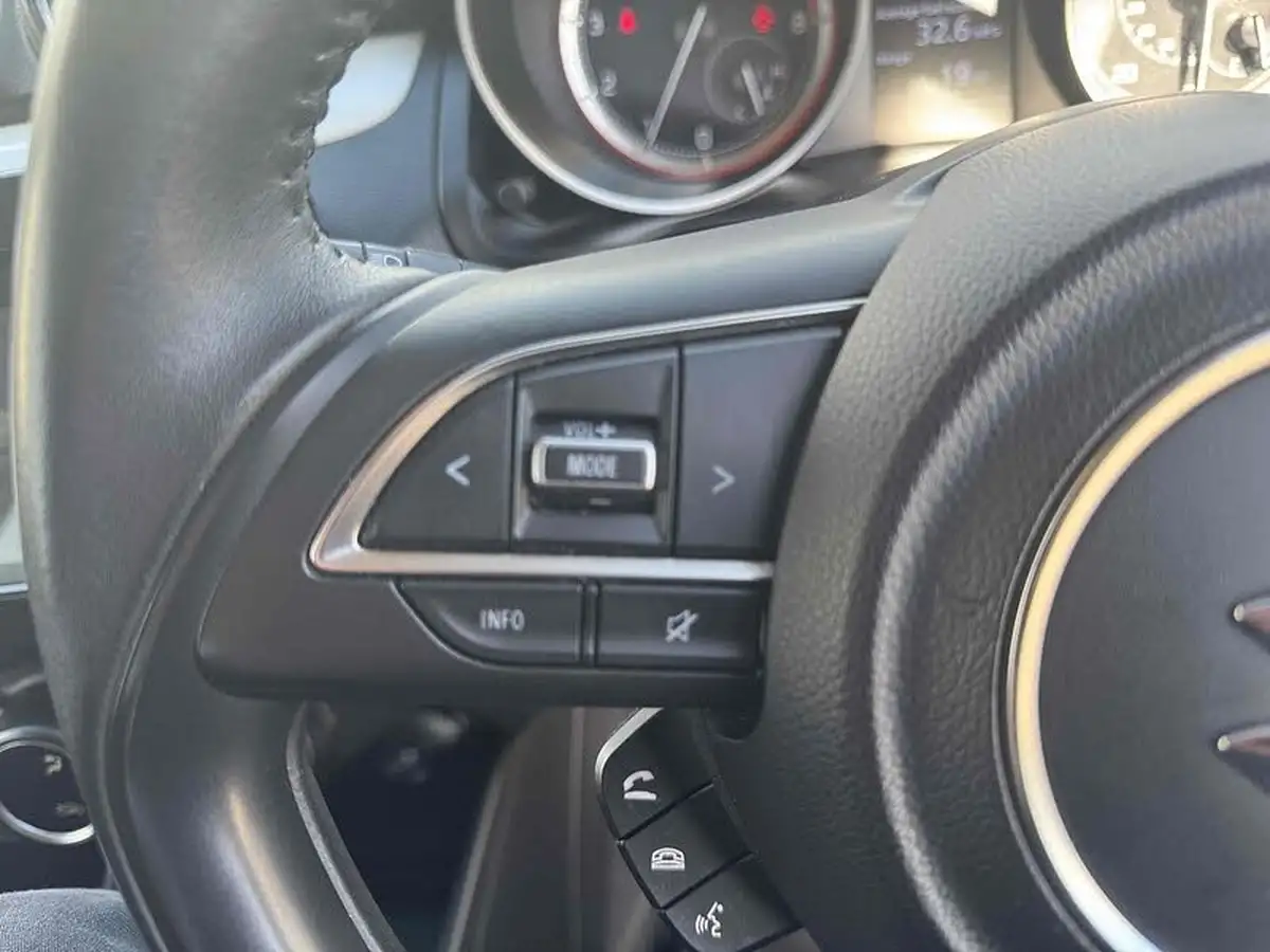 2017-suzuki-swift-10-boosterjet-sz5-shvs-big-22