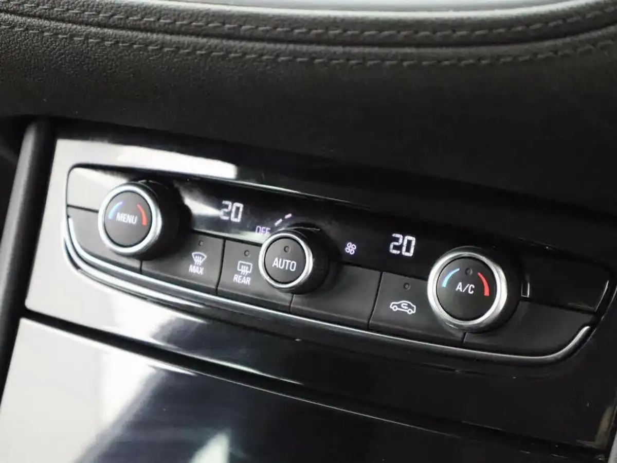 2019-vauxhall-grandland-x-12-sport-nav-auto-big-12