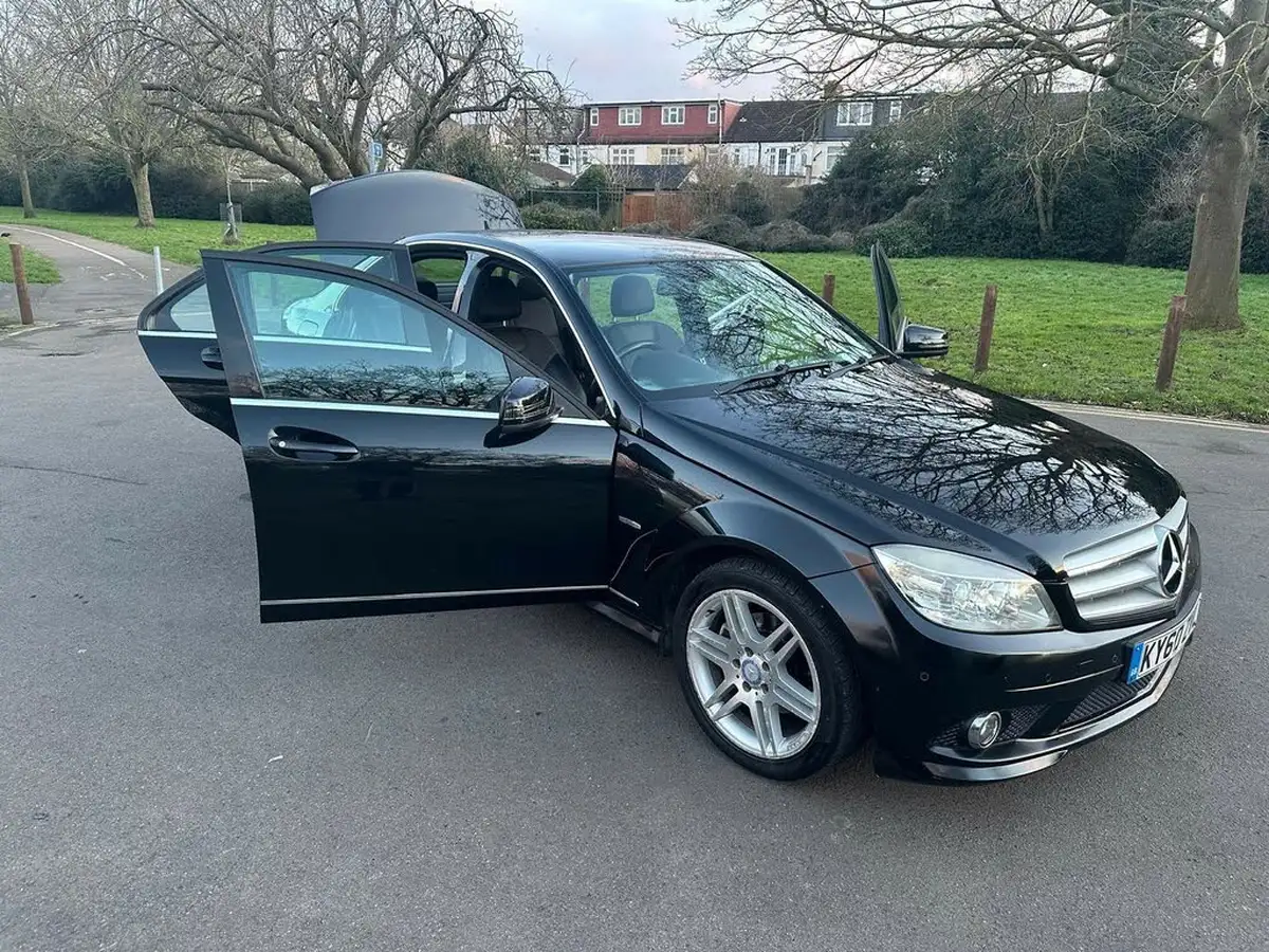 2010-mercedes-benz-c-class-18-c180-cgi-sport-156bhp-saloon-4d-big-23
