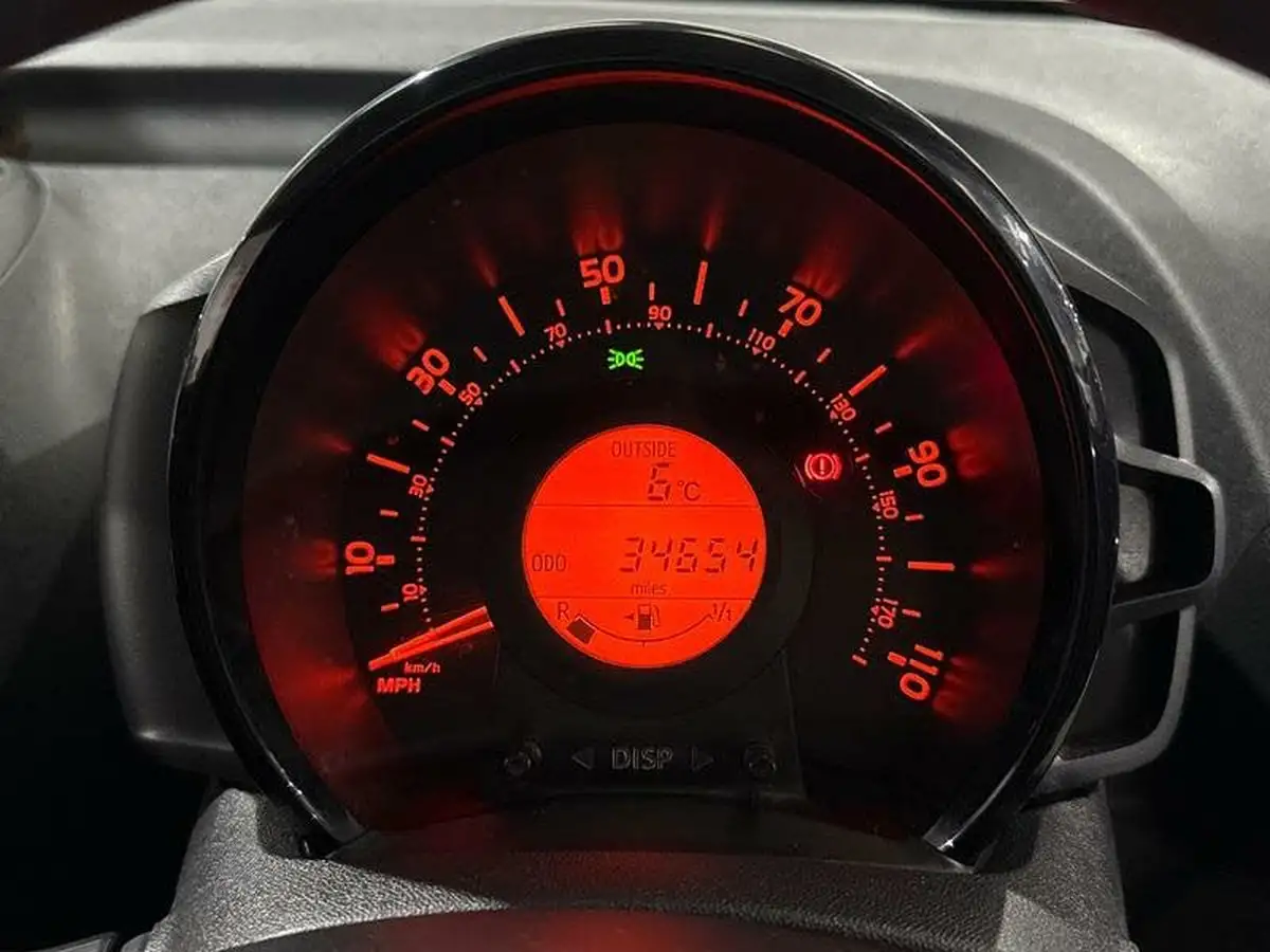 2021-citroen-c1-10-vti-feel-5d-big-15