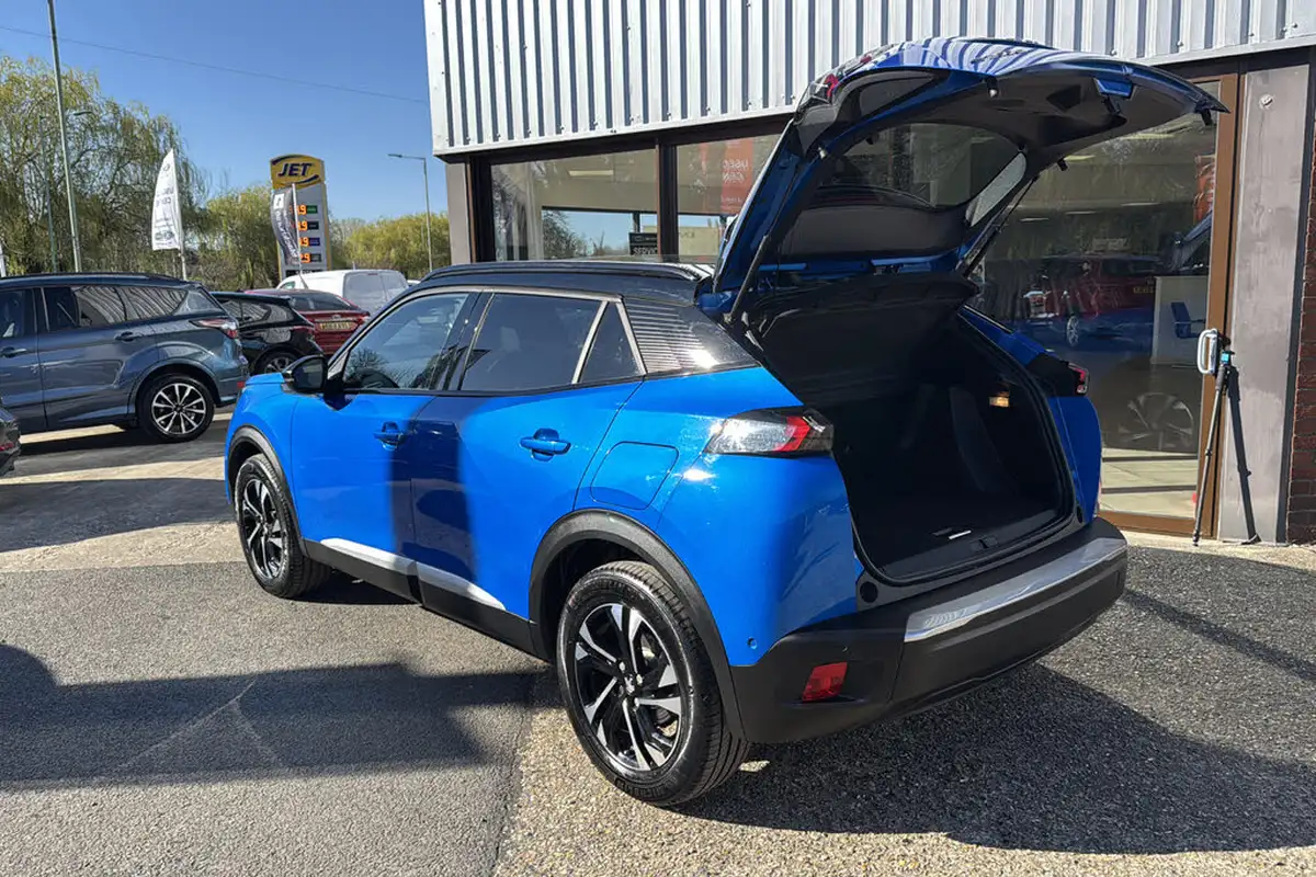 2021-peugeot-2008-suv-e-gt-big-22