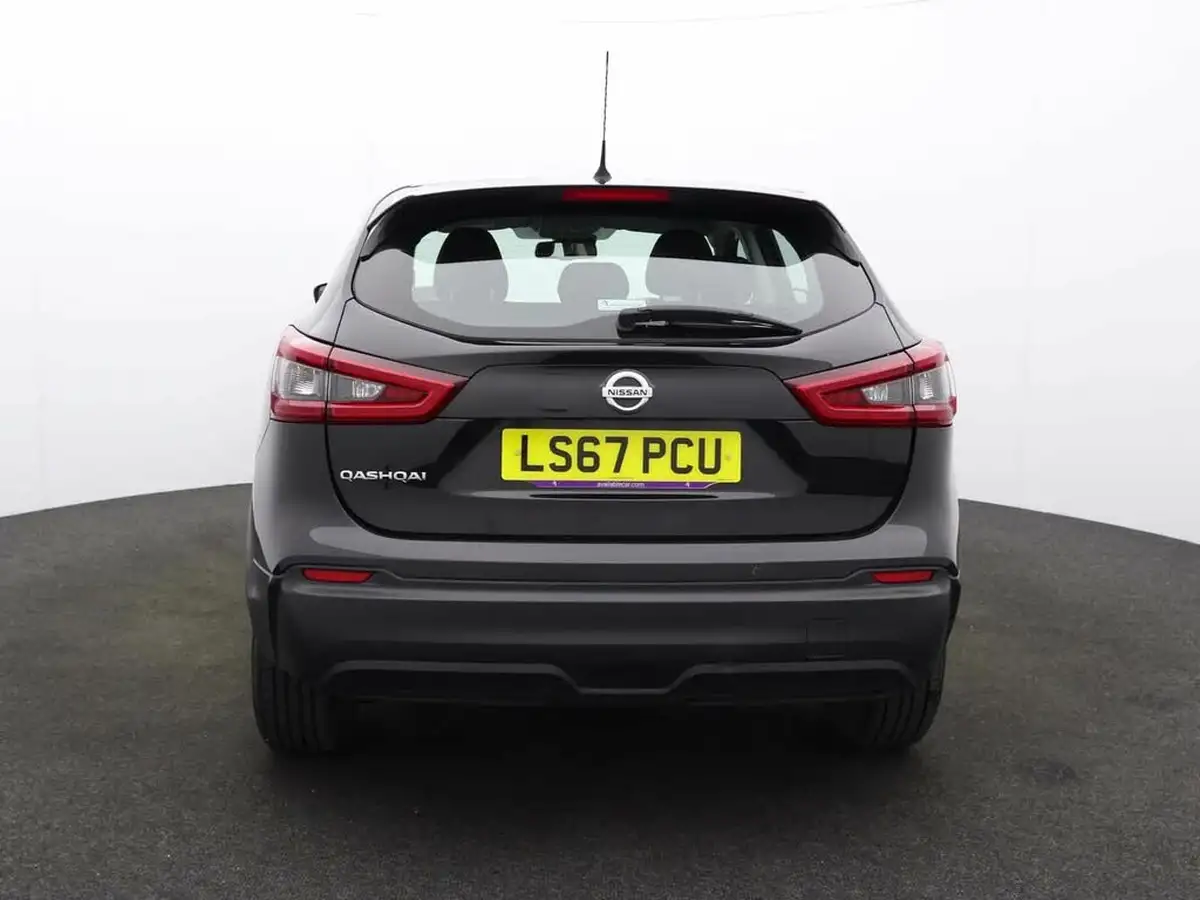 2017-nissan-qashqai-12-dig-t-acenta-big-2