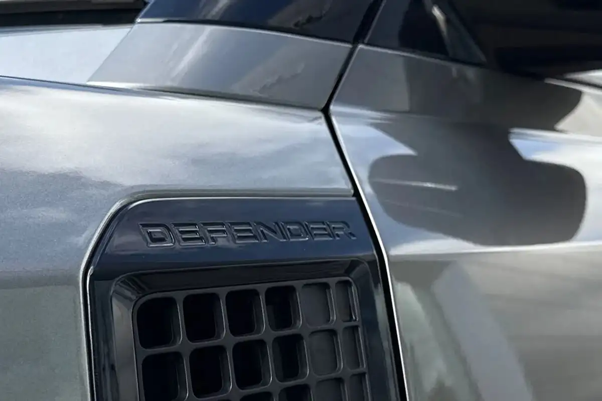 2023-land-rover-110-defender-30-d250-x-dynamic-se-big-39