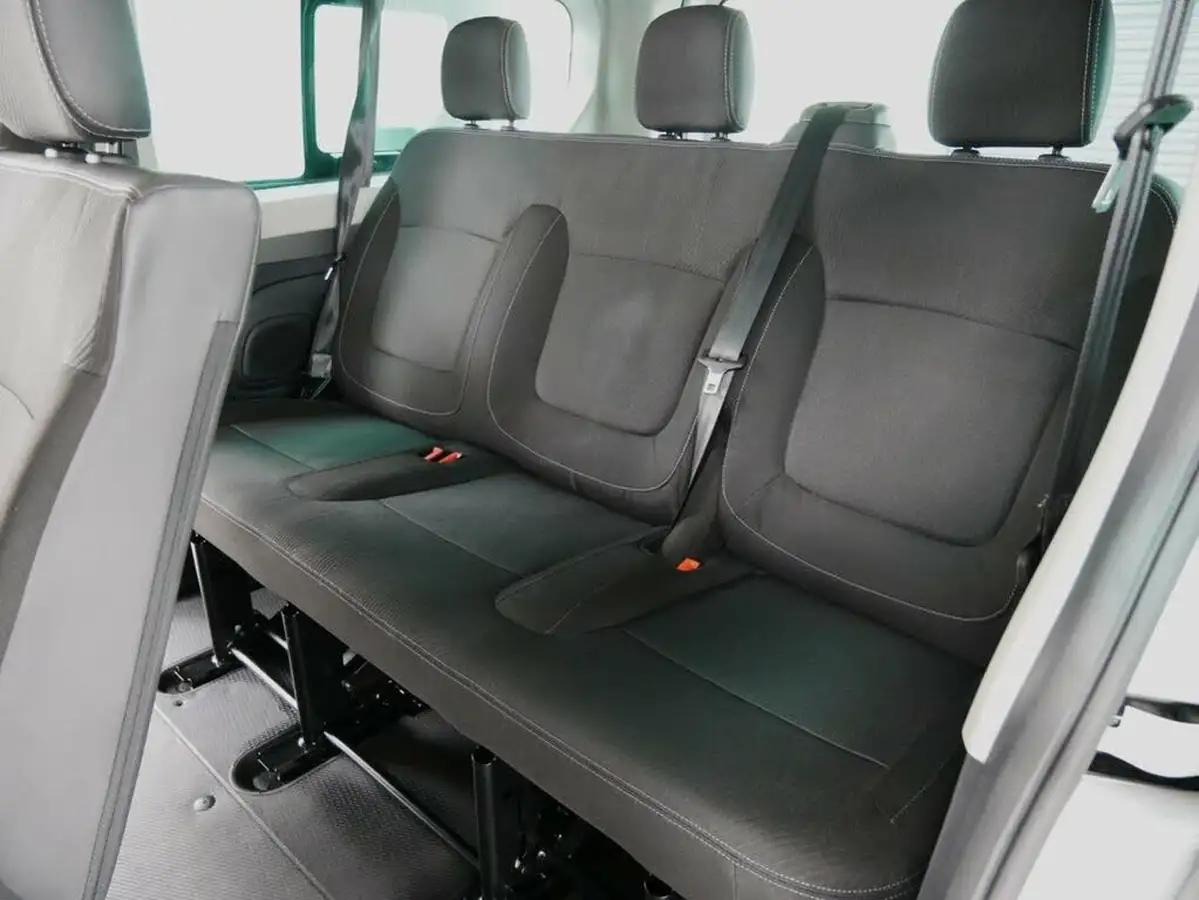 2023-renault-trafic-passenger-20-blue-dci-ll30-170-sport-big-6