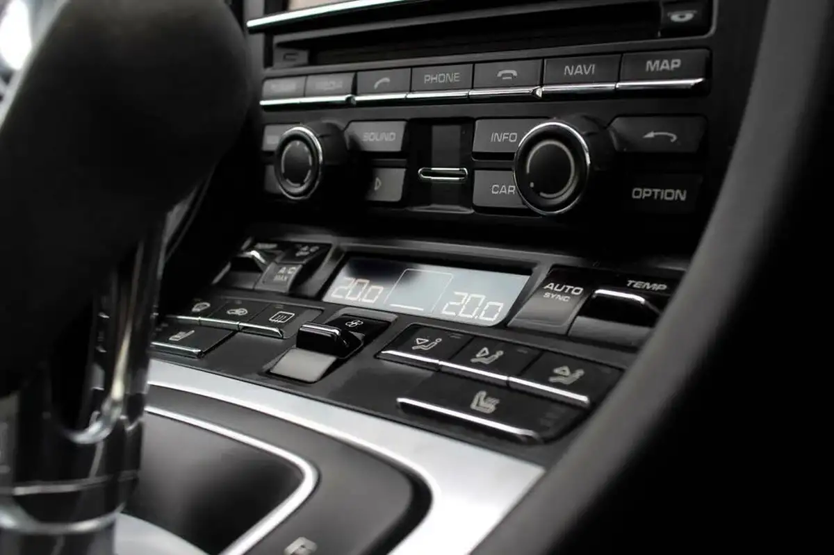 2014-porsche-911-38-turbo-coupe-big-29