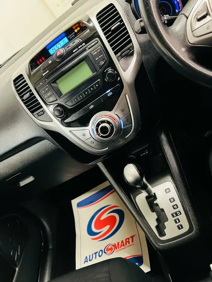 2011-hyundai-ix20-16-style-big-13