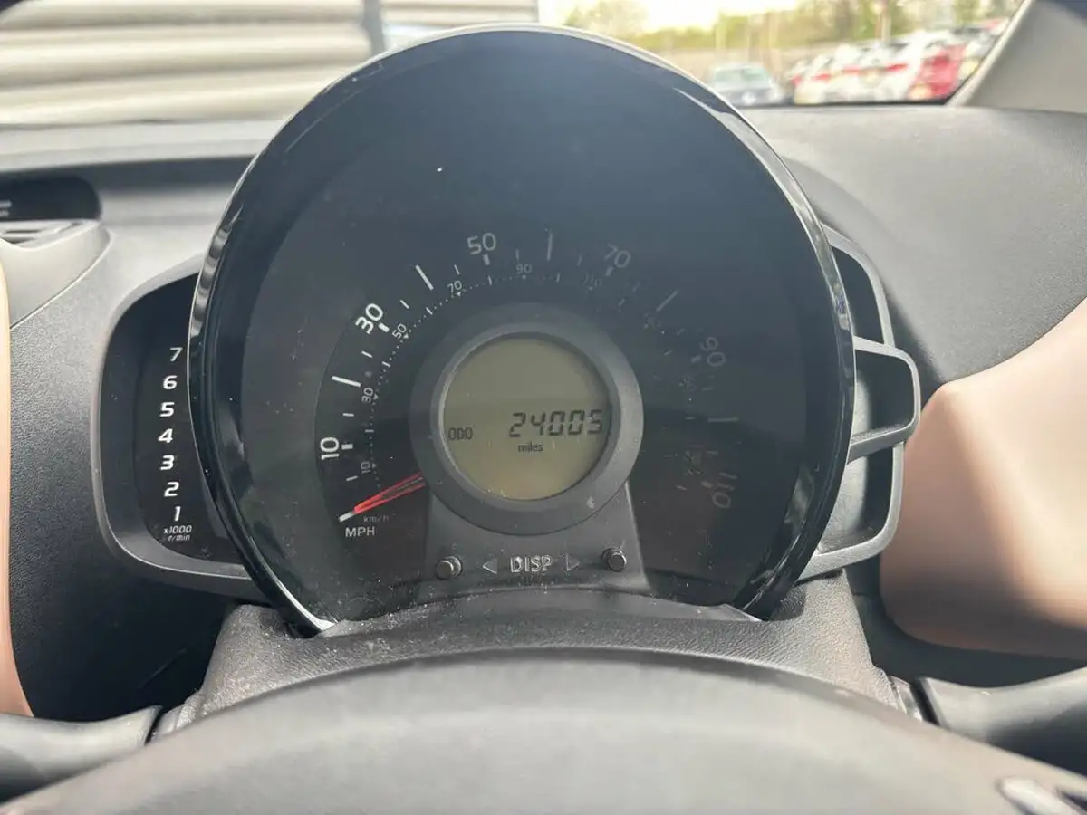 2018-citroen-c1-10-vti-elle-big-36